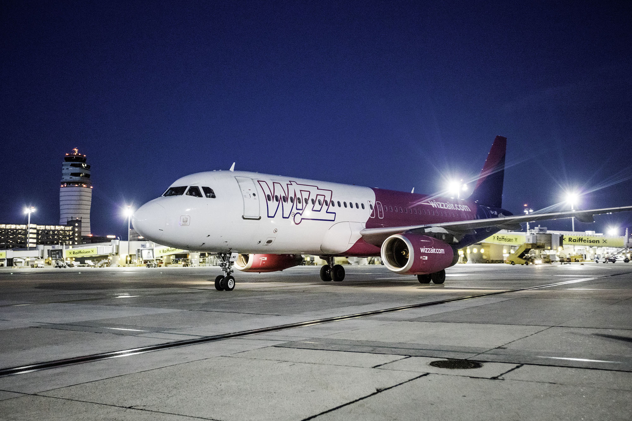 Wizz Air Parken Am Flughafen www.meinbezirk.at