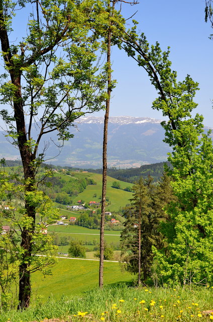 Koralpe mit schönem "Naturrahmen."