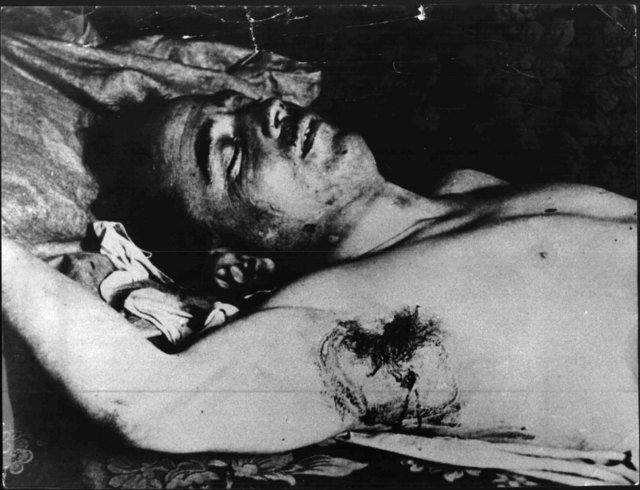 Brustbild des toten, nackten Bundeskanzler Dollfuß, liegend | Foto: Bildarchiv Austria