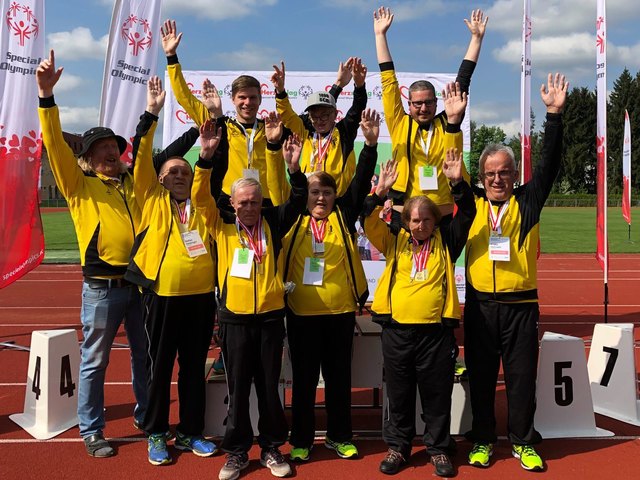 jubelnde AthletInnen vom Team Dornau