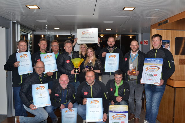 Das strahlende Bergbahnen Wildkogel-Team.