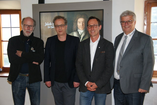 Ausstellungseröffnung: Franz Geiger, Bgm. Wolfgang Jörg, Koordinator Christoph Wachter und Obmann Christian Rudig (v.l.).