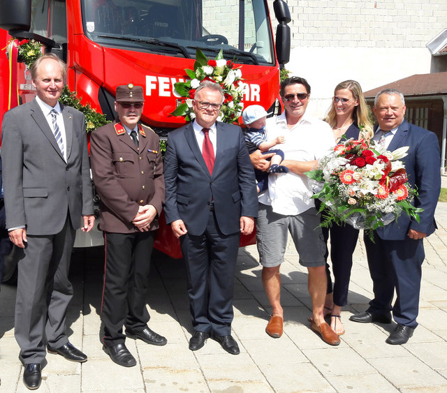 In Winden am See wurde das neue Einsatzfahrzeug der Feuerwehr gesegnet. | Foto: Winden am See