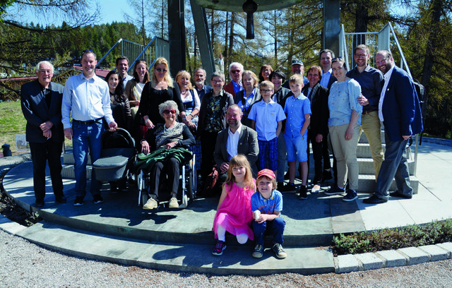 Große Familie, großes Glück: zu ihrem 95. Geburtstag besuchte Waltraud Stummvoll die Friedensglocke in Mösern. | Foto: Stummvoll