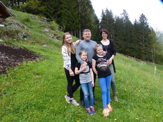 Tierliebe: Christian Fercher, seiner Frau Manuela und den Kindern Selina, Christina und Verena liegt das Wohl der Tiere am Herzen