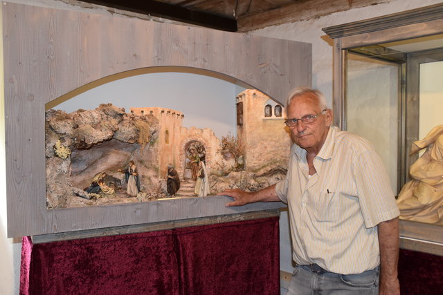 Franz Wostalek im Vösendorfer Krippenmuseum.