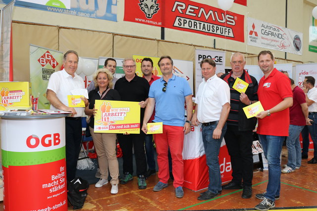 Die Köflacher SPÖ-Riege mit Vize-Bgm. Bernd Jammernegg beim ÖGB-Stand. | Foto: Lederer