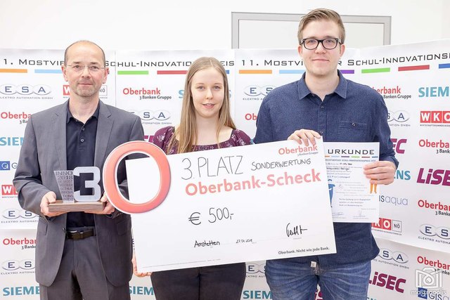 DI Herbert Teufel; Anna Gerlinger, Philipp Gastberger (beide 5ahitm)