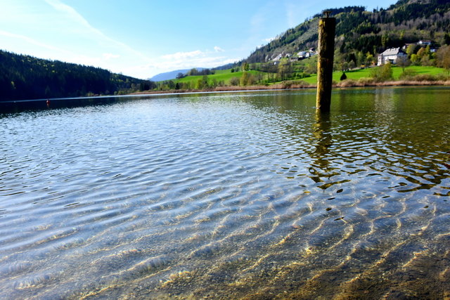 Der Urbansee liegt in einem Naturschutzgebiet. Er ist an der tiefsten Stelle rund drei Meter. Das Wasser erwärmt sich | Foto: KK