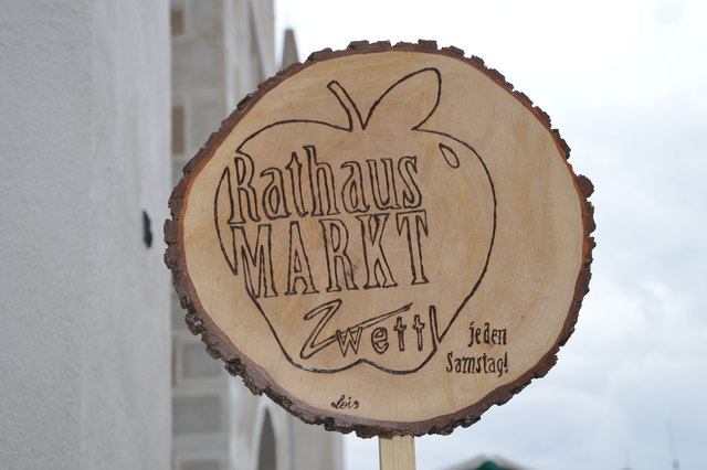 Nutzen Sie die Möglichkeit des Korbflechtens am Rathaus-Markt. | Foto: WTM