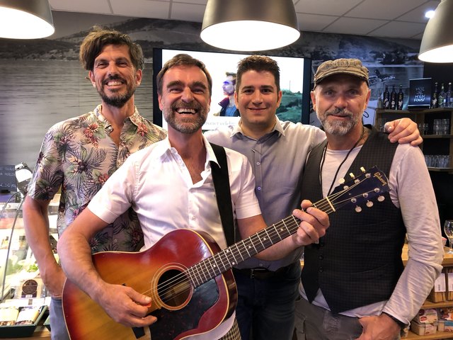 Gut gelaunt im griechischen Geschäft: Helmut Schartlmüller, Andie Gabauer, Panagiotis Favvas und Harald Neger (v.l.).