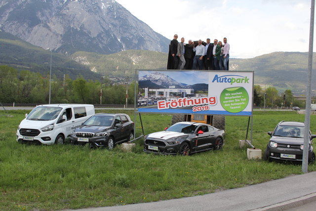 In luftiger Höhe konnte man beim Spatenstich am Montag, 23.04.2018 die Dimension des neuen Autopark in Pfaffenhofen nur erahnen. Schwindelfrei auf jeden Fall die Architekten, Vertreter der Gemeinde Pfaffenhofen, Familie Mayr und Baumeister Fritz