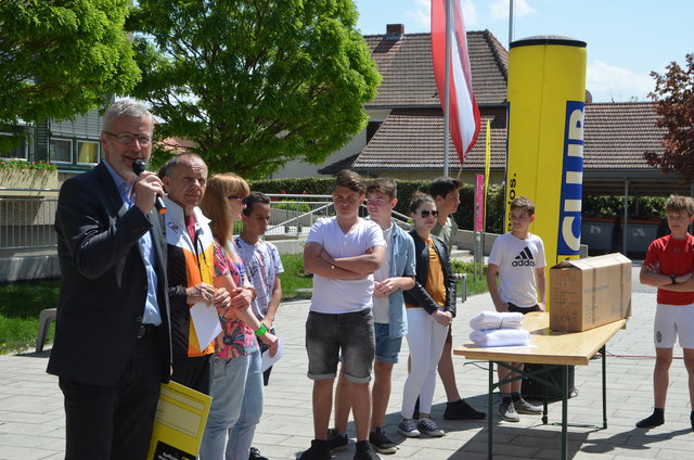 Spendenübergabe durch Bürgermeister Hinterleitner