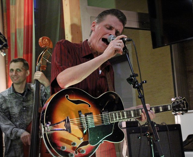 Siggi Fassl an der Gitarre