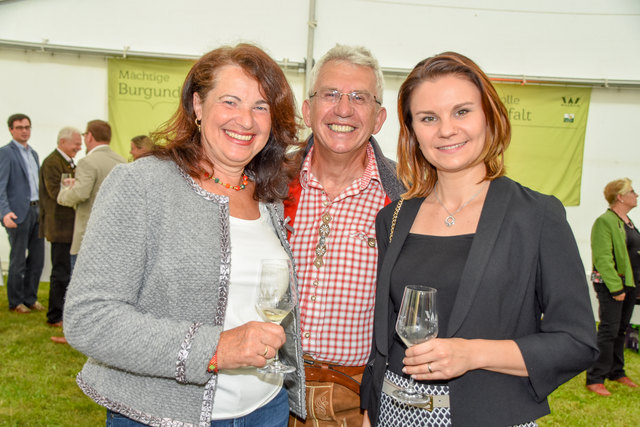 Hahn im Korbe: Angelika und Franz Gaubitzer mit Petra Kaufmann. | Foto: Schlüsselberger