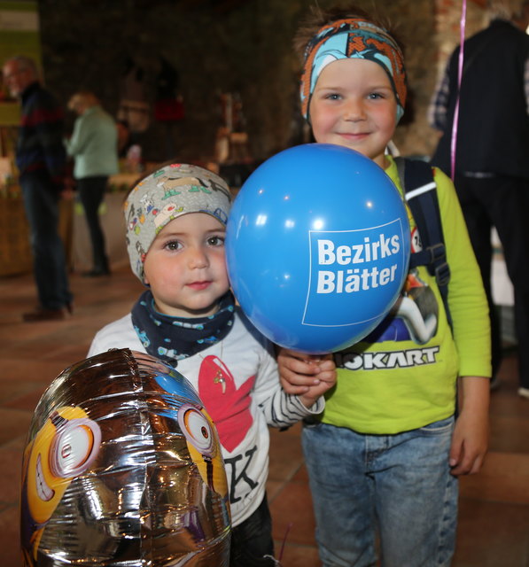 Hofer Leon und Johannes aus Neukirchen mit dem BB Ballon.