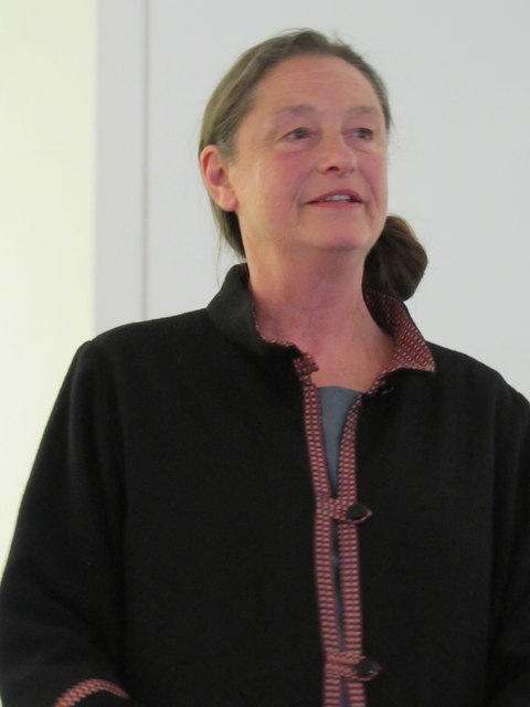 MArianne Schneider-Hellweger hielt die Laudatio.