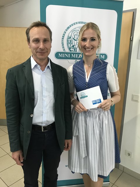 Beim Mini Med Studium in Salzburg: Der Leiter der Uniklinik für Geriatrie an den SALK, Primar Bernhard Iglseder mit Moderatorin Angelika Pehab.