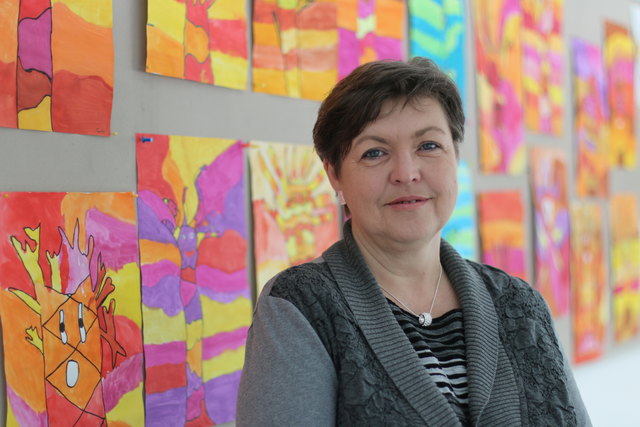 Direktorin Petra Silberbauer: "Es melden sich jedes Jahr mehr an, als wir aufnehmen können. Die Ganztagsschule ist beliebt. 75 Prozent unserer Schüler besuchen den Ganztagsbereich. Vor allem auch die Wahlmodule kommen bei den Schülerinnen und Schülern gut an." | Foto: höll