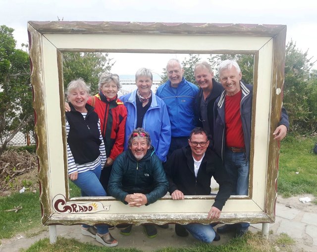 YCBS-Cup-Sieger 2018 gut gerahmt: Fritz Feuerer und Reinhard Kirnstedter (vorne), Gabi Kogler, Birgit Kopp, Elisabeth Herzog, Konrad Prommegger, Manfred Kogler und Anton Herzog. | Foto: YCBS