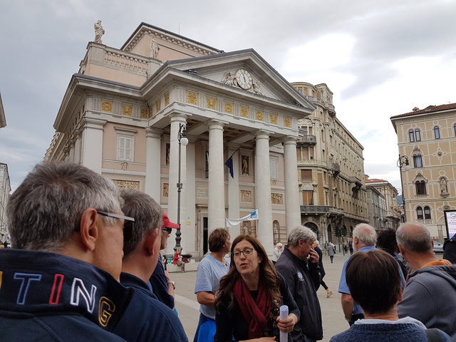 Bei der Stadtführung in Triest.