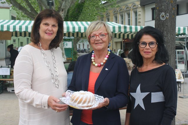Karin Hammerschmid, Geschäftsführerin der Frauenservicestellen Mattersburg und Eisenstadt, Bgm. Ingrid Salamon und Stadträtin Rafaela Strauß | Foto: Stadtgemeinde Mattersburg