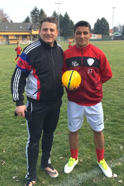 Bashir Ahmad Soleimankhel mit Trainer Malek Assad. | Foto: Initaitive L.E./Helten