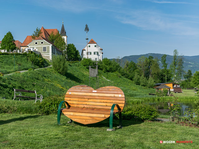 Die Herzerlbank in St. Peter im Sulmtal als eines der vielen hübschen Plätzchen in der Region.