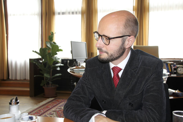 Wimmer ist unter anderem Vorsitzender des Sicherheits- und Ordnungsausschusses. Auch Finanzangelegenheiten oder das Gesundheitswesen fallen in sein Ressort.