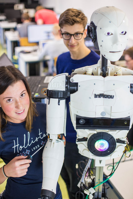 Die HTL Braunau bietet neugierigen Mädchen und Burschen auf der einen Seite eine umfassende Allgemeinbildung, auf der anderen Seite einen aktuellen Einstieg in die Technik und das technische Problemlösen für Beruf, Studium, aber auch private Anwendung. Alle Infos zur HTL Braunau finden Sie hier: https://www.meinbezirk.at/braunau/c-lokales/htl-braunau-die-perfekte-schule-fuer-neugierige-burschen-und-maedchen_a2591588 | Foto: HTL Braunau