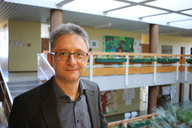 Hermann Pohn, Direktor der MS Ostermiething. Alle Infos zur MS Ostermiething finden Sie hier: https://www.meinbezirk.at/braunau/lokales/direktor-pohn-unser-lernnachmittag-ist-immer-ausgebucht-d2595299.html | Foto: Höllbacher