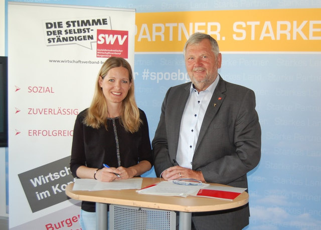 Jungunternehmerin Reneè Wisak und SWV-Präsident Oswald Hackl äußerten ihre Forderungen.