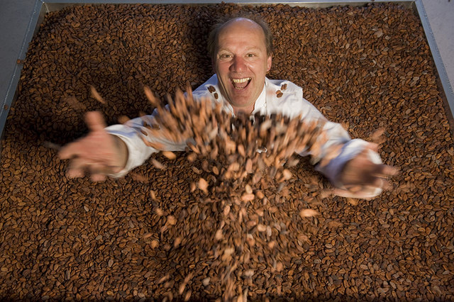 Hat gut lachen: Josef Zotter zählt mit seiner Manufaktur zu den Touristenmagneten in der Steiermark. | Foto: Zotter Schokoladen/bigshot.at