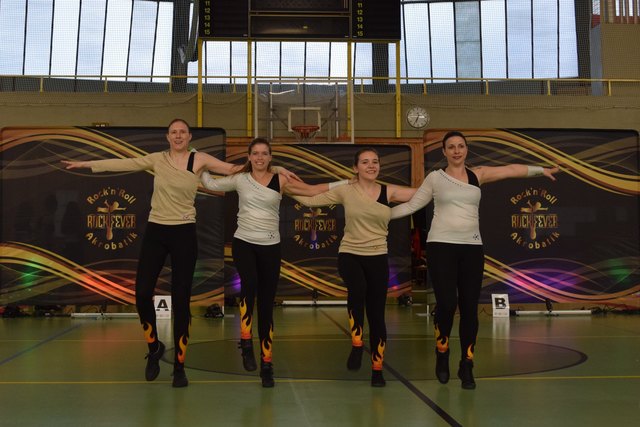 Miniformationen Ladies - die Fire Ladies bei ihrem 1. Turnierantritt