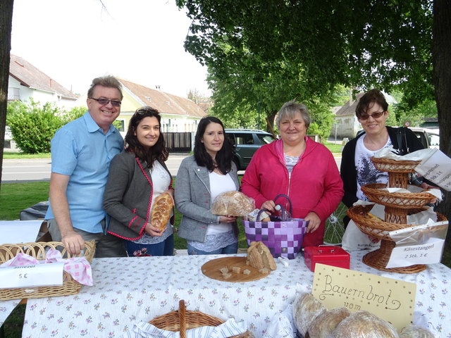 Werner Schöll, Teresa Wilfinger, Katharina Wilfinger, Brigitta Säckl und Karla Schöll-Tritremmel. | Foto: Foto. Schöll
