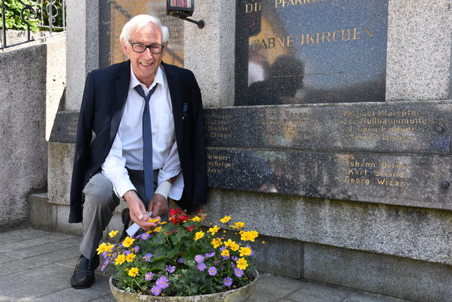 Johann Mitterlehner pflegt das Denkmal schon zwei Jahrzehnte.