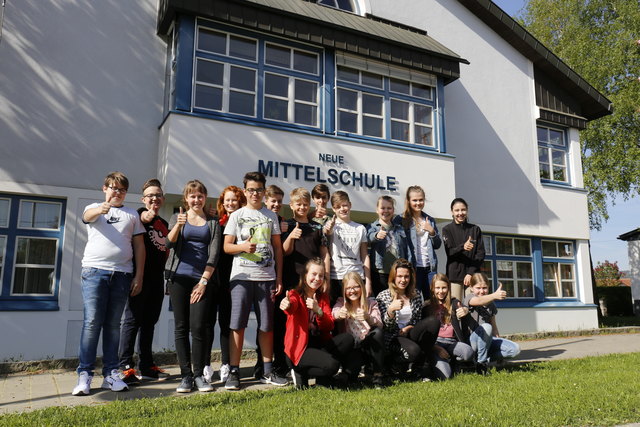 Neue Mittelschule St. Aegidi: Schule für Interessens- und Begabungsförderung. Gleichnamiges Unterrichtsfach (IBF) einmal wöchentlich mit 30 verschiedenen Angeboten im Jahr – von Sport über Musik, Tanz bis zum Kreativbereich. Wahlpflichtfächer in den Realien Geographie, Geschichte und Physik. Informatik von 1. bis 4. Schulstufe. Kulturpausen, die von den Schülern gestaltet werden. "Bei uns lernen die Schüler mit Kopf, Herz und Hand", sagt Direktorin Manuela Haidinger. Homepage: schulen.eduhi.at/nms-st.aegidi