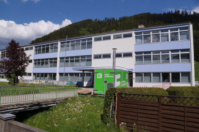 Die ehemalige Hauptschule Veitsch wurde umgebaut. Zehn Seniorenwohnungen mit Betreutem Wohnen wurden errichtet. | Foto: Koidl
