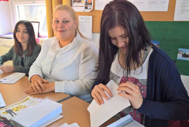 Die Schülerinnen wurden aus führlich über den Hospizgedanken informiert. | Foto: HLW