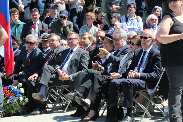 Bundespräsiden Alexander Van der Bellen und sein Vorgänger Heinz Fischer bei den Befreiungsfeiern in Mauthausen.