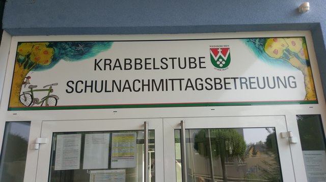 In rund einem Jahr wurde für drei Gruppen eine Kleinstkinderbetreuung und eine Ganztagsschule errichtet. | Foto: Norbert Höpoltseder