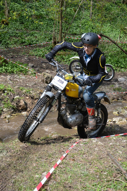 Moritz Mayr Harting vom Trial Team Traisental auf seiner BSA C15.