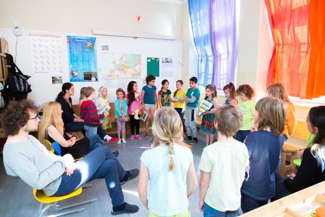 Kreise statt Reihen: So gestaltet sich der Schulalltag in der Volksschule Hirten. | Foto: Konstantinov