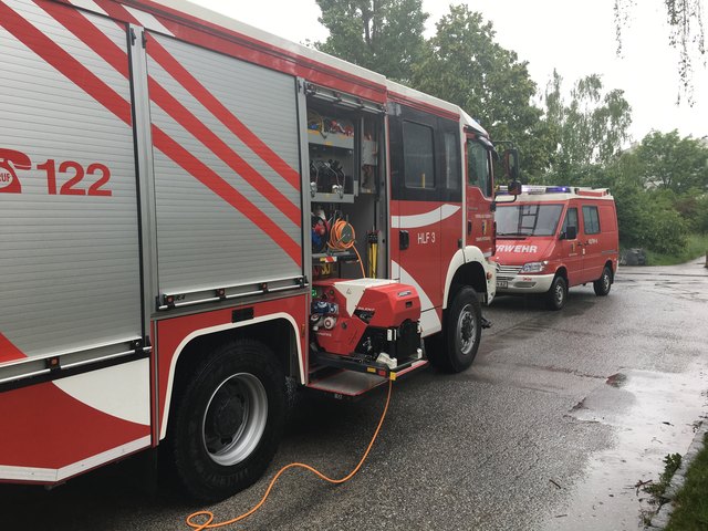 FF Pottschach rückte mit Nasssauger an - Neunkirchen