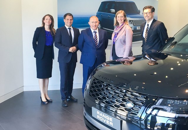 Die steirische Delegation bei Jaguar Land Rover in England. | Foto: Land Steiermark