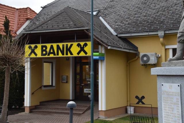 Die frühere Raiffeisen-Filiale Minihof-Liebau hat die Gemeinde gekauft, ...