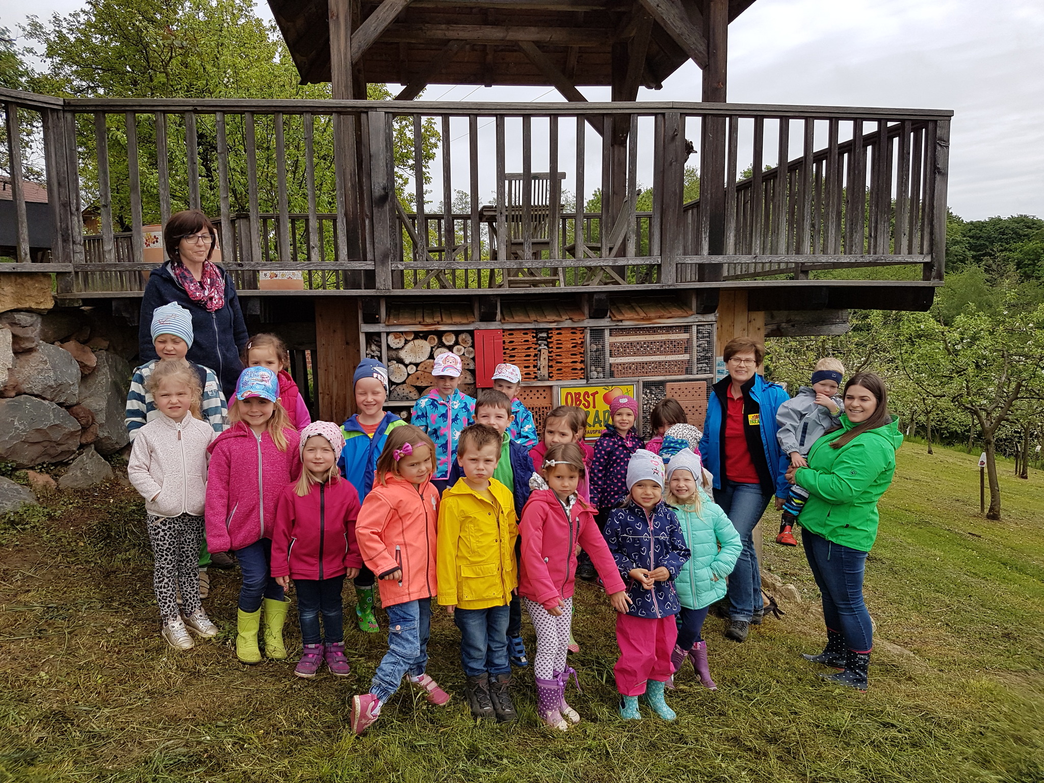 Kindergarten Neuhaus erlebte "Obstparadies" in Kalch - Jennersdorf