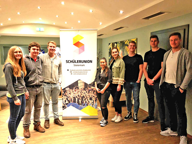 Schülerunion "Schilcherland": Franziska Tuscher, Matthias Krasser, LO Martin Plank, Lejla Mahmetaj, Anna Paulitsch, Maximilian Resch, Martin Haas und BMHS-Landesschulsprecher Sebastian Lechmann (v.l.). | Foto: KK