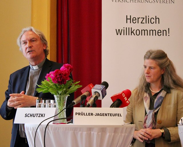 Dariusz Schutzki, Bischofsvikar der römisch-katholischen Kirche und Veronika Prüller-Jagenteufel, Leiterin des Pastoralamts der Erzdiözese Wien