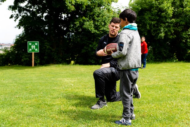 Swarco Raiders Head-Coach Shuan Fatah gab persönlich Einblicke in das American-Football-Spiel. | Foto: Bernhard Hörtnagl